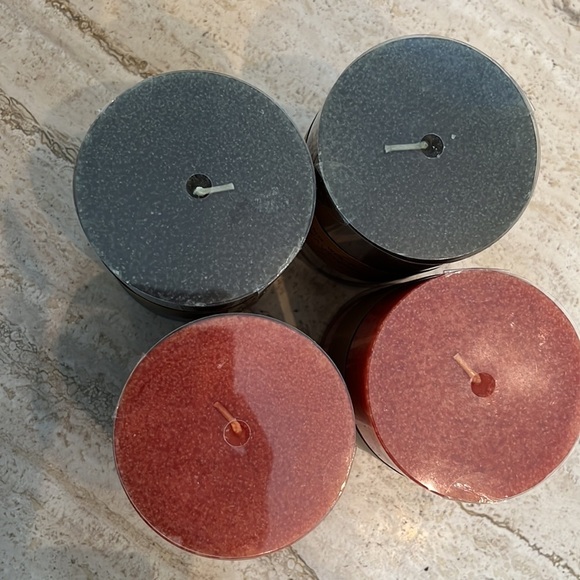 NEW bundle of 4 x autumn scent pillar candles - Picture 4 of 4